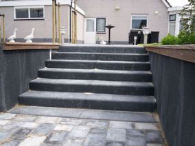 Stenen trap metselen 