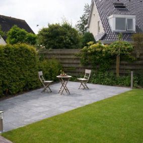 Bestrating en gras aanleggen
